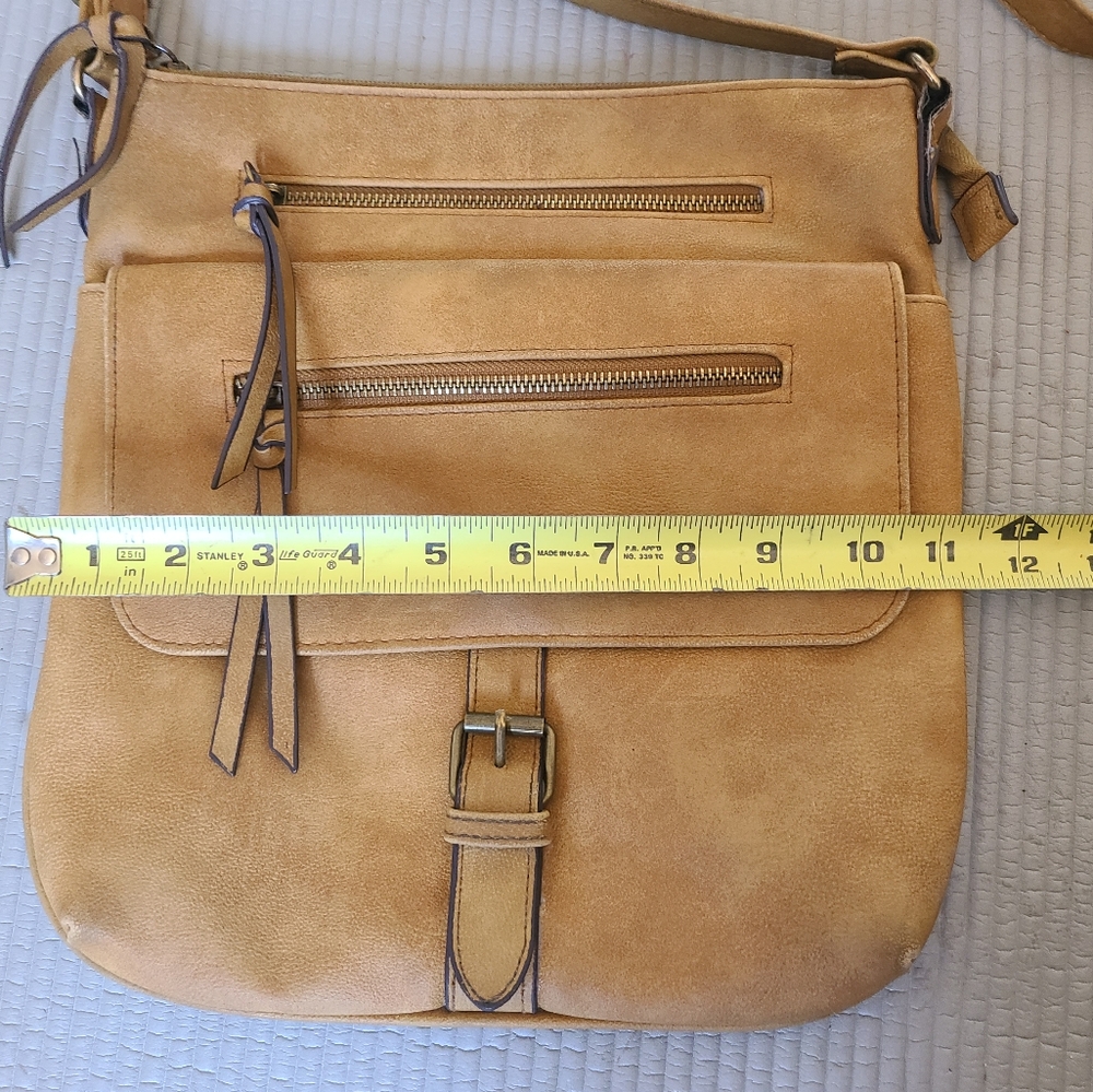 Vintage Vegan Leather Crossbody bag - Picture 2 of 6